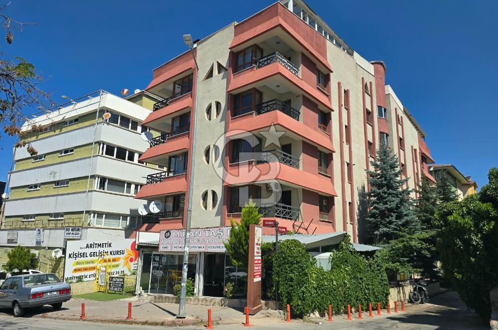 TURAN GÜNEŞ'E BİR BİNA ASANSÖRLÜ K.GARAJLI SATILIK 3+1DAİRE