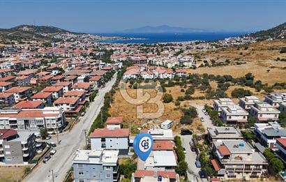 Yeni Foça'da Deniz Manzaralı 6+1 Bahçe Dubleksi