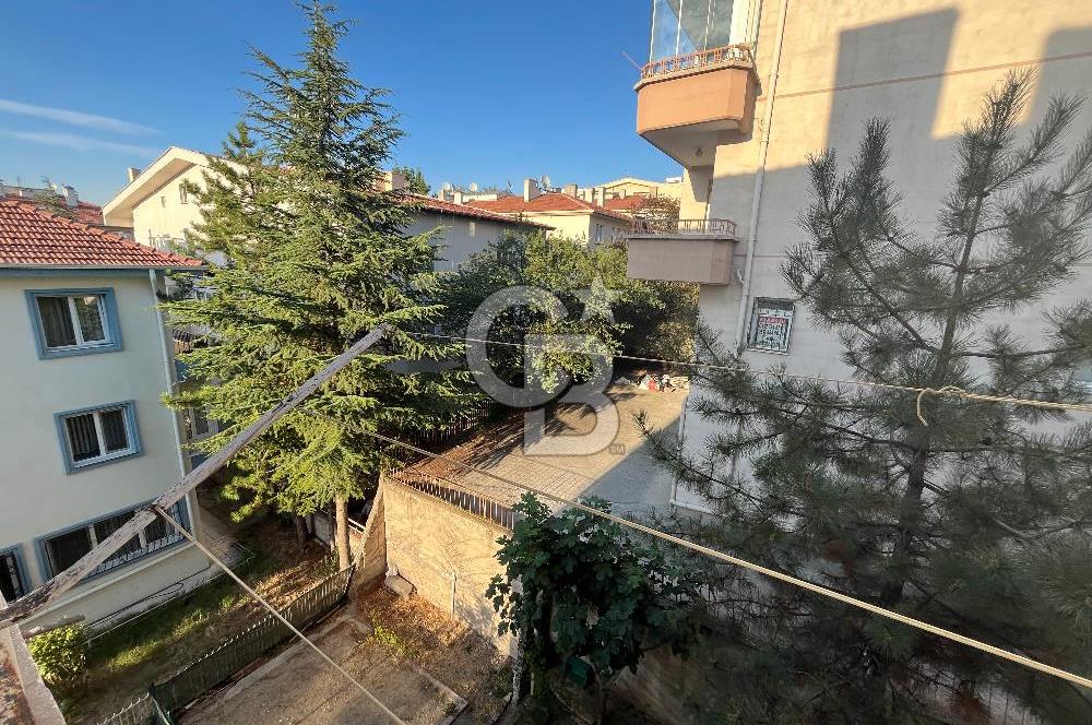 ÖVEÇLER'DE 8. CADDEDE YAPILI 2+1 UYGUN FİYATA SATILIK DAİRE
