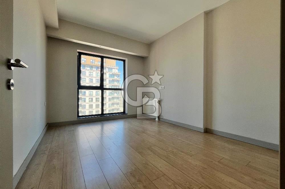 AKZİRVE STRADA büyük balkonlu 1+1