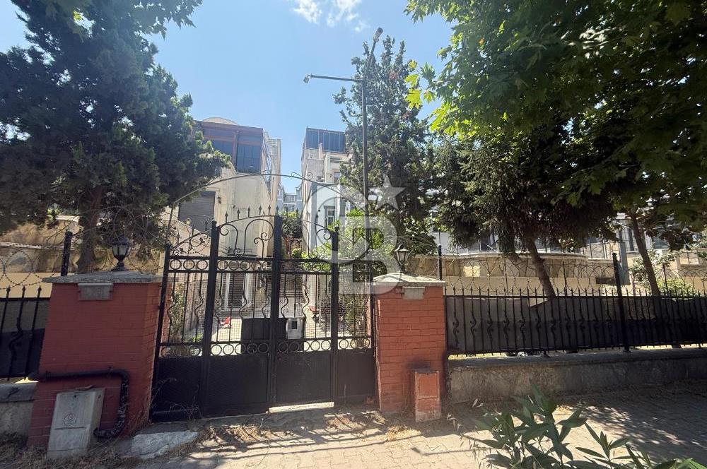 BAHÇEŞEHİR'DE SATILIK VİLLA TADINDA 3+1 SATILIK DAİRE