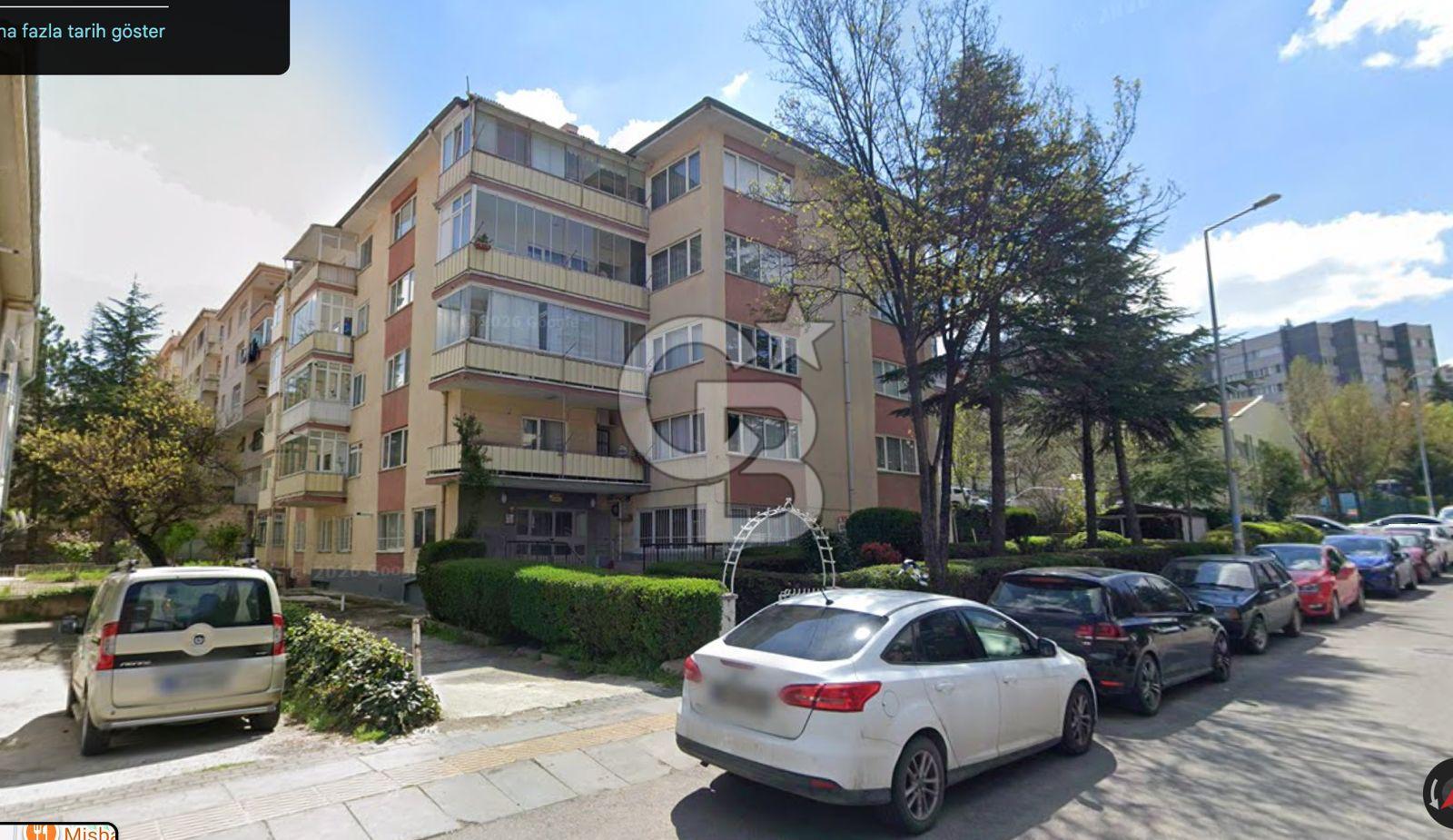 ÖVEÇLER'DE 8. CADDEDE YAPILI 2+1 UYGUN FİYATA SATILIK DAİRE