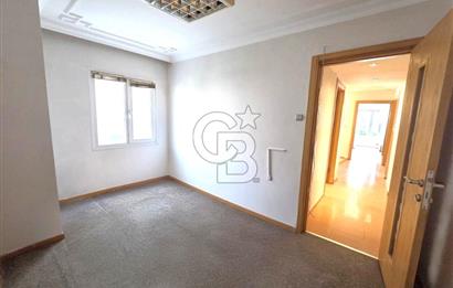 MUHTEŞEM LOKASYON'DA GİRNE CADDESİ ÜZERİ 2+1 KİRALIK İŞYERİ