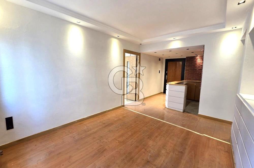 MUHTEŞEM LOKASYON'DA GİRNE CADDESİ ÜZERİ 2+1 KİRALIK İŞYERİ