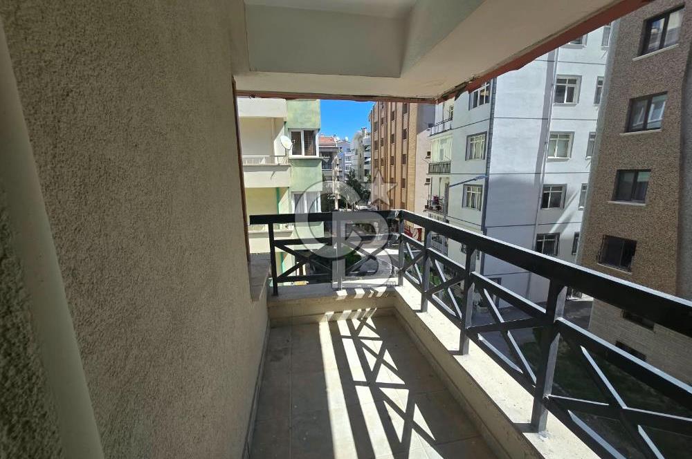 TURAN GÜNEŞ'E BİR BİNA ASANSÖRLÜ K.GARAJLI SATILIK 3+1DAİRE