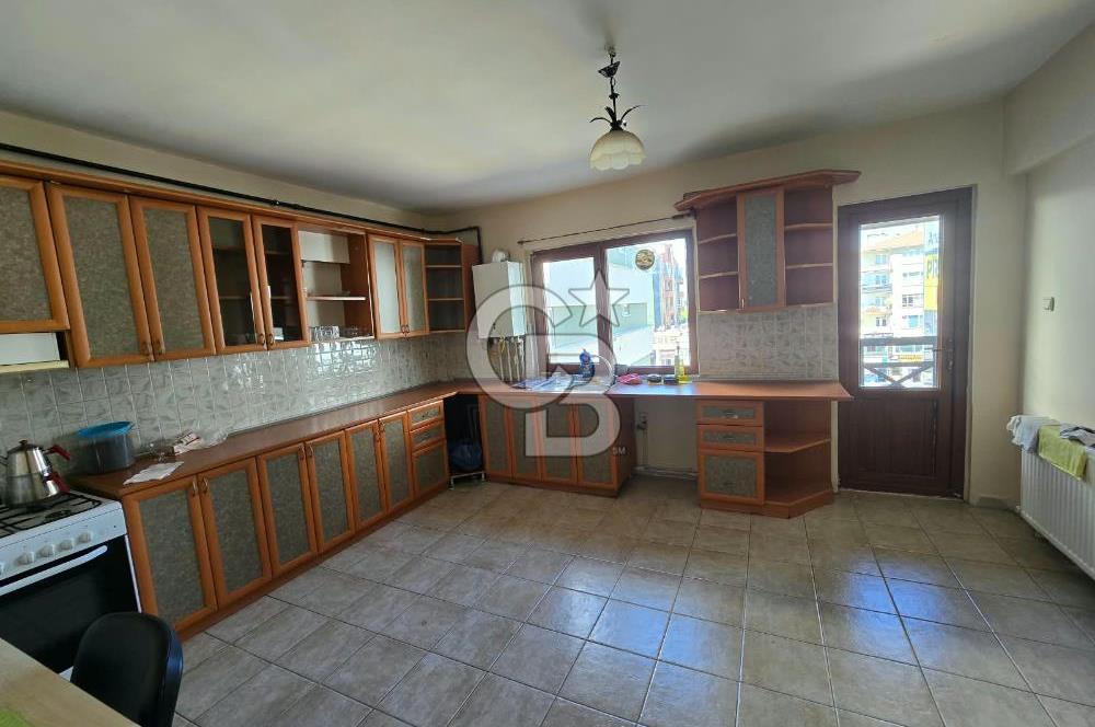 TURAN GÜNEŞ'E BİR BİNA ASANSÖRLÜ K.GARAJLI SATILIK 3+1DAİRE