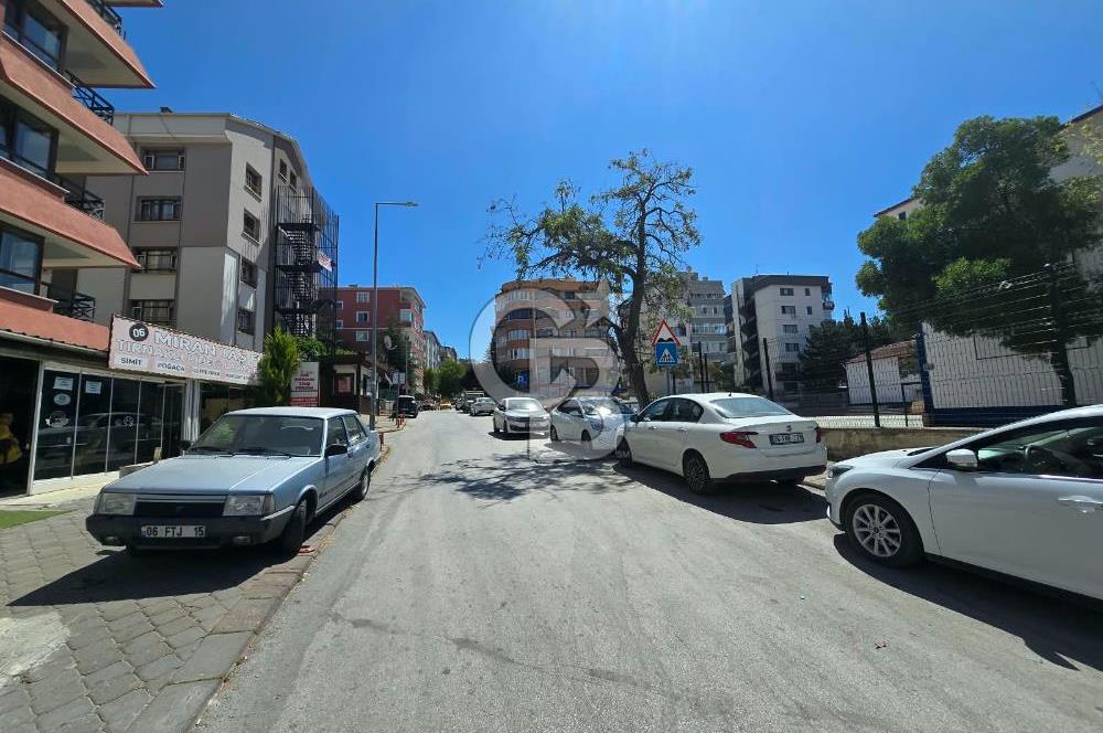 TURAN GÜNEŞ'E BİR BİNA ASANSÖRLÜ K.GARAJLI SATILIK 3+1DAİRE