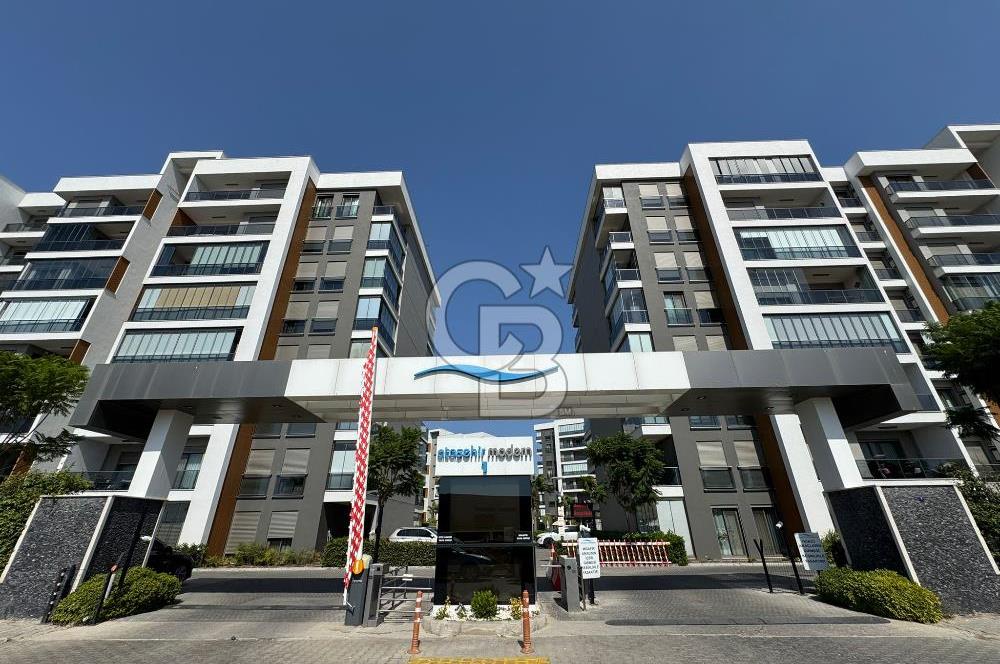 Ataşehir Modern1'de, 2 Balkondan Havuz Manzaralı, Satılık 3+1 Daire