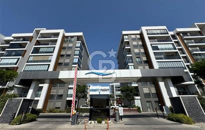 Ataşehir Modern1'de, 2 Balkondan Havuz Manzaralı, Satılık 3+1 Daire