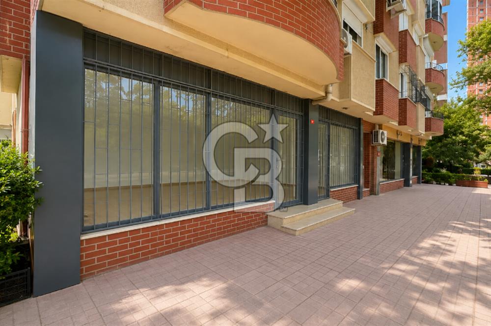 KIZILTOPRAK KOLEJ SOKAK'TA KÖŞE KONUMLU NET 165 M2 DEPOLU DÜKKAN