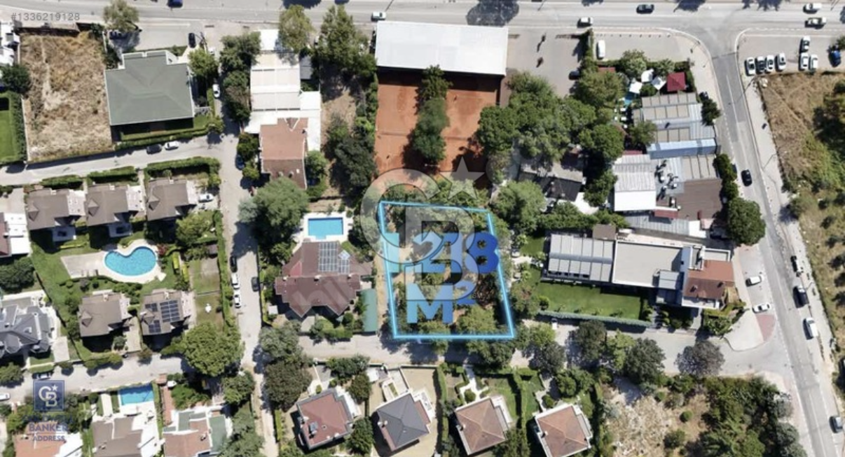 Bademli'de Merkezi Konumda Villa İmarlı Arsa
