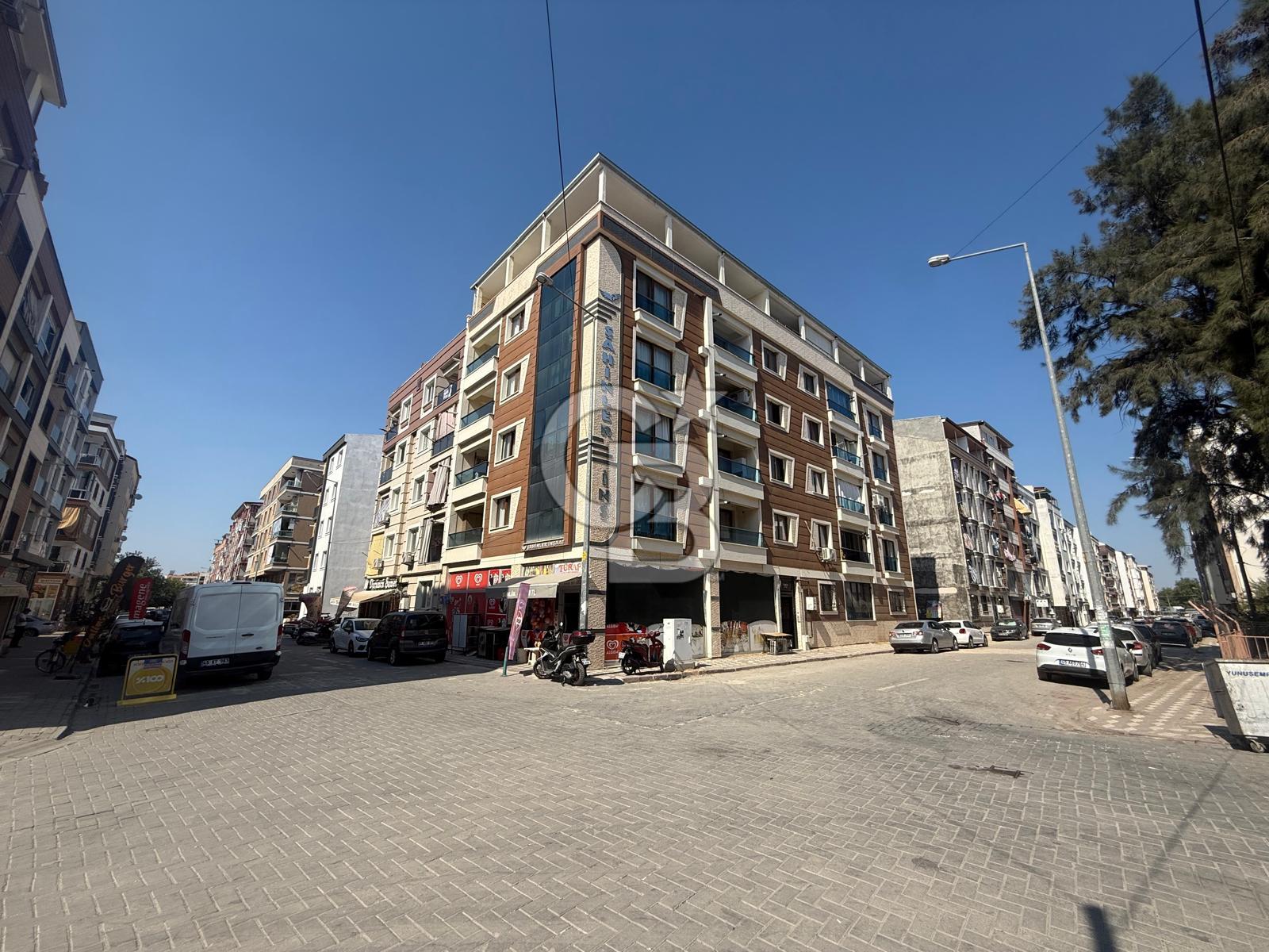 Yunusemre Muradiye Mah. Köşe Konumda 5+2 Satılık Dubleks Daire
