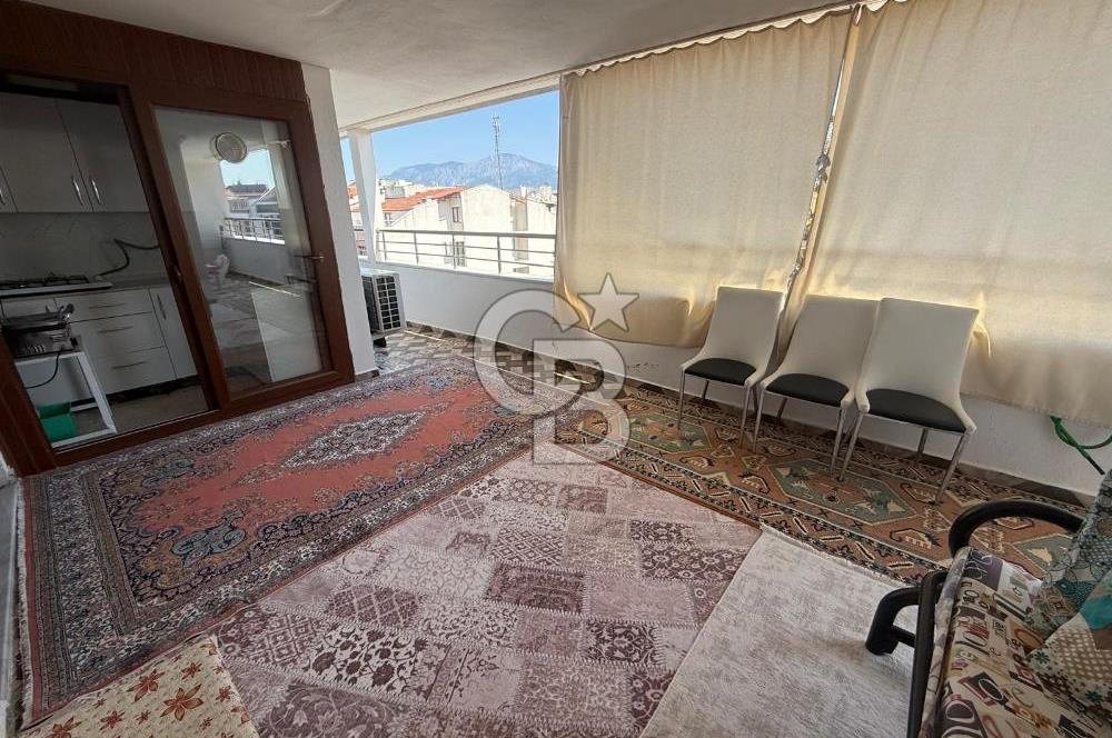 Yunusemre Muradiye Mah. Köşe Konumda 5+2 Satılık Dubleks Daire