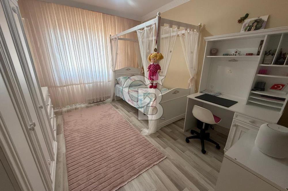 Yunusemre Muradiye Mah. Köşe Konumda 5+2 Satılık Dubleks Daire