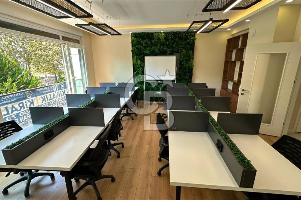 FENERYOLU , BAĞDAT CADDESİ ÜZERİ FULL EŞYALI LÜKS OFİS 175 M2
