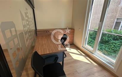 FENERYOLU , BAĞDAT CADDESİ ÜZERİ FULL EŞYALI LÜKS OFİS 175 M2