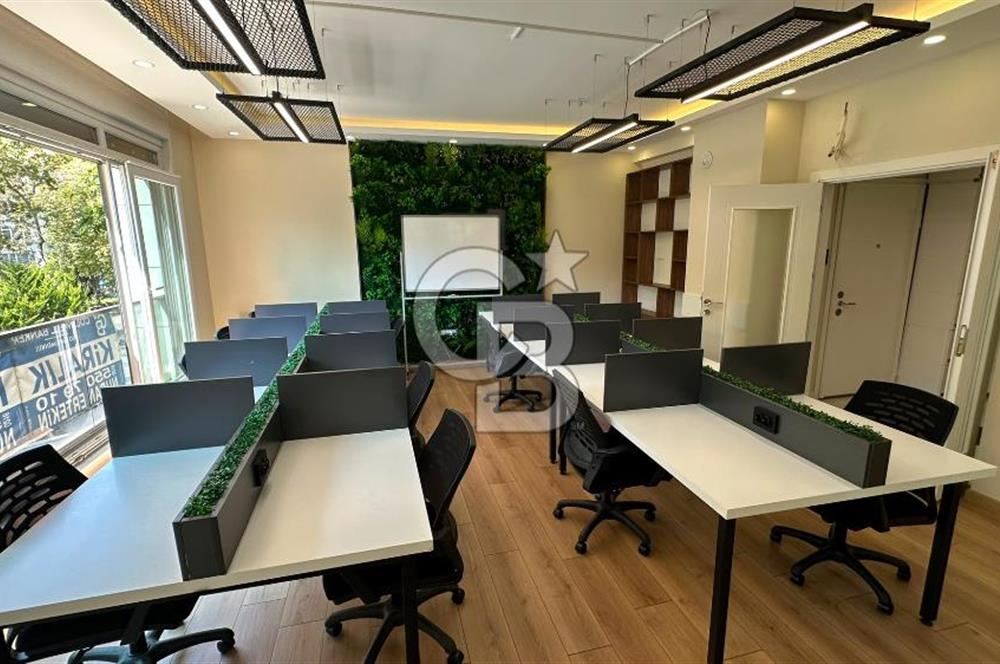 FENERYOLU , BAĞDAT CADDESİ ÜZERİ FULL EŞYALI LÜKS OFİS 175 M2