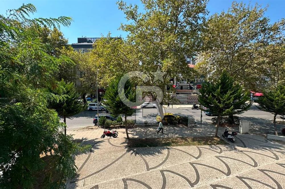 FENERYOLU , BAĞDAT CADDESİ ÜZERİ FULL EŞYALI LÜKS OFİS 175 M2