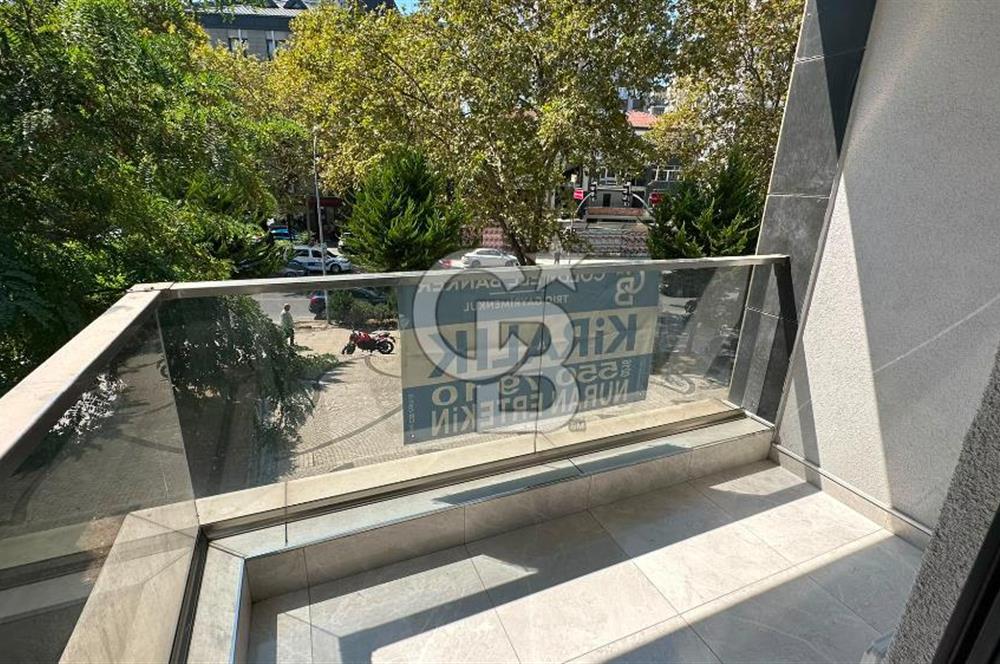 FENERYOLU , BAĞDAT CADDESİ ÜZERİ FULL EŞYALI LÜKS OFİS 175 M2