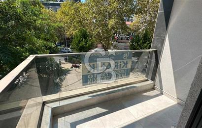 FENERYOLU , BAĞDAT CADDESİ ÜZERİ FULL EŞYALI LÜKS OFİS 175 M2