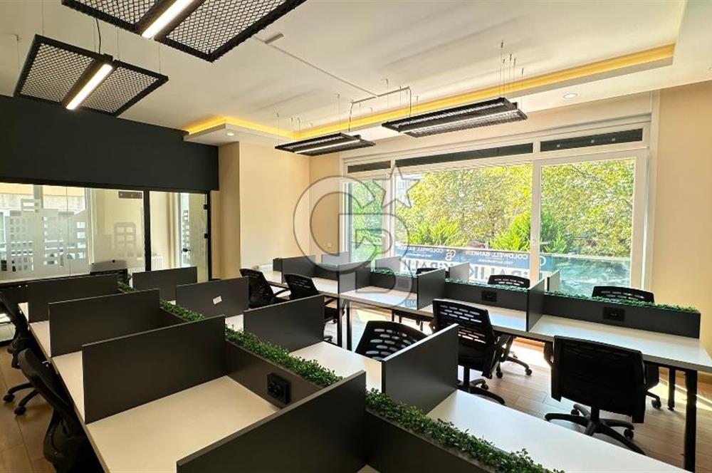 FENERYOLU , BAĞDAT CADDESİ ÜZERİ FULL EŞYALI LÜKS OFİS 175 M2