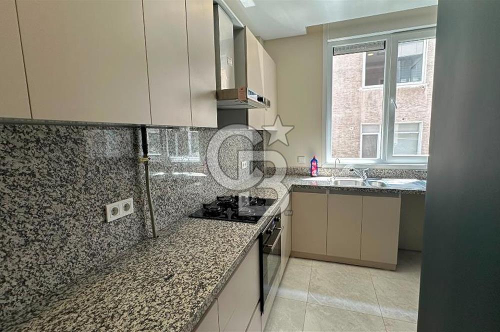 FENERYOLU , BAĞDAT CADDESİ ÜZERİ FULL EŞYALI LÜKS OFİS 175 M2