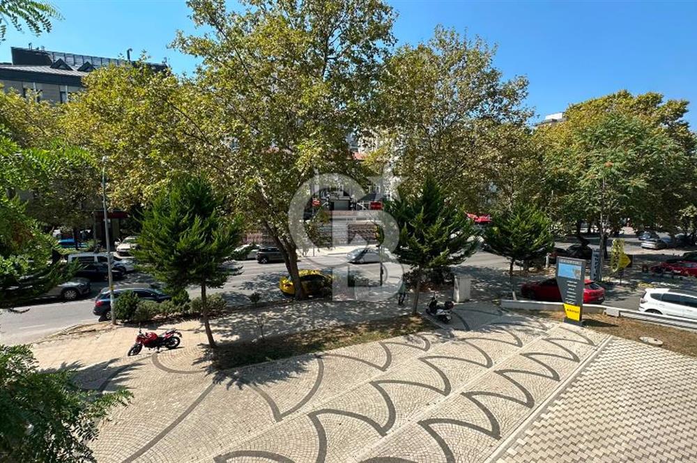 FENERYOLU , BAĞDAT CADDESİ ÜZERİ FULL EŞYALI LÜKS OFİS 175 M2
