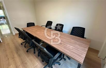 FENERYOLU , BAĞDAT CADDESİ ÜZERİ FULL EŞYALI LÜKS OFİS 175 M2
