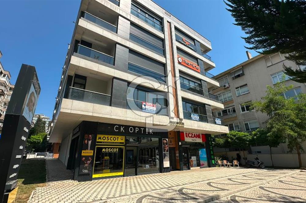 FENERYOLU , BAĞDAT CADDESİ ÜZERİ FULL EŞYALI LÜKS OFİS 175 M2