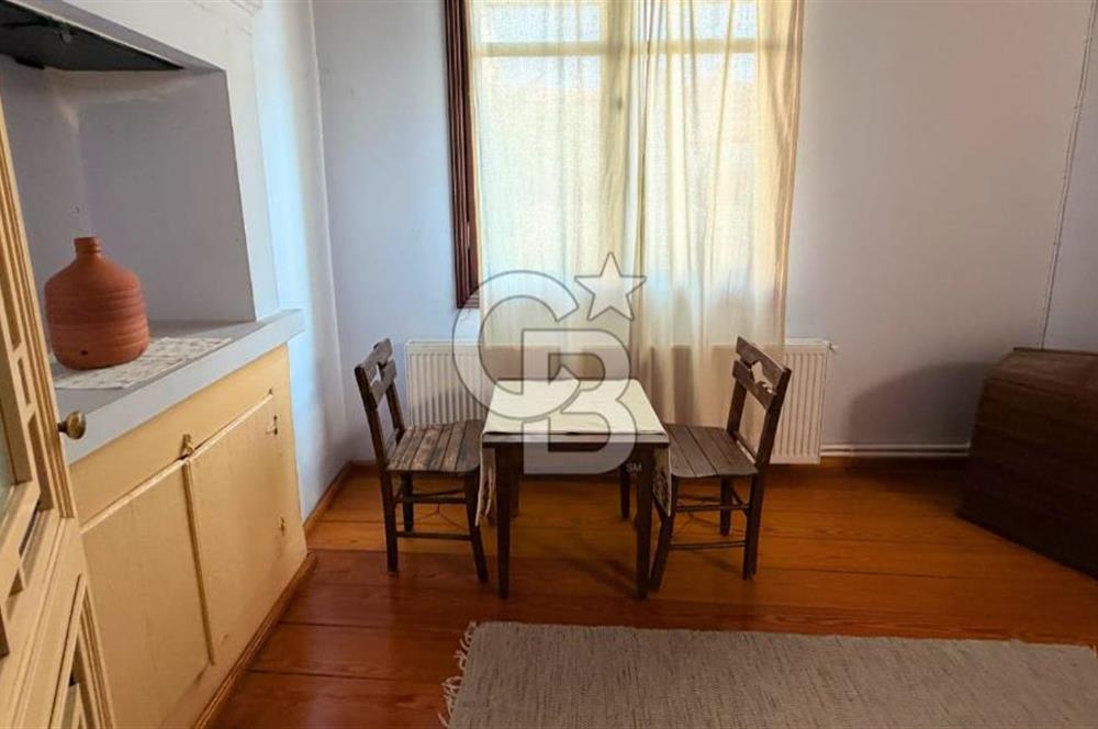 Ayvalık Merkezde Kiralık Avlulu Tarihi Rum Evi