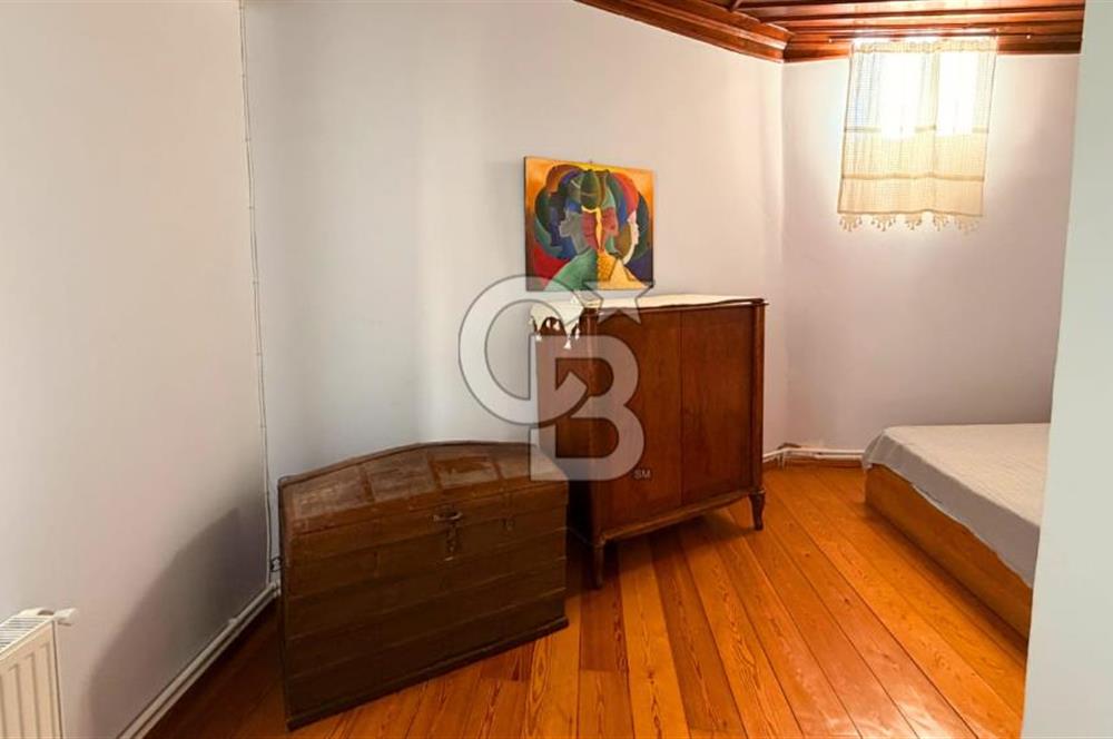Ayvalık Merkezde Kiralık Avlulu Tarihi Rum Evi