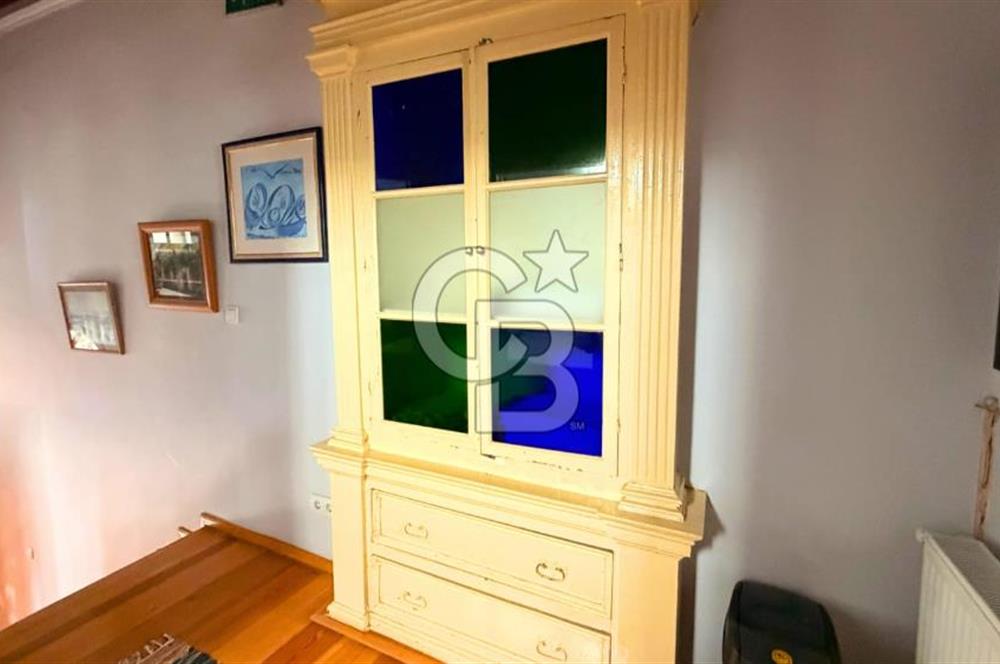 Ayvalık Merkezde Kiralık Avlulu Tarihi Rum Evi