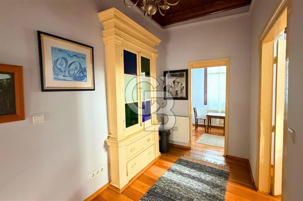 Ayvalık Merkezde Kiralık Avlulu Tarihi Rum Evi