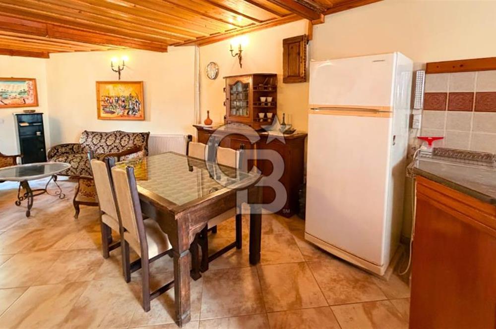 Ayvalık Merkezde Kiralık Avlulu Tarihi Rum Evi