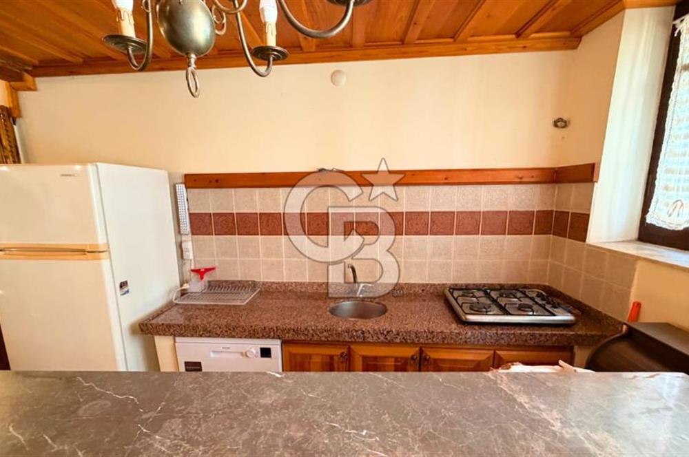 Ayvalık Merkezde Kiralık Avlulu Tarihi Rum Evi