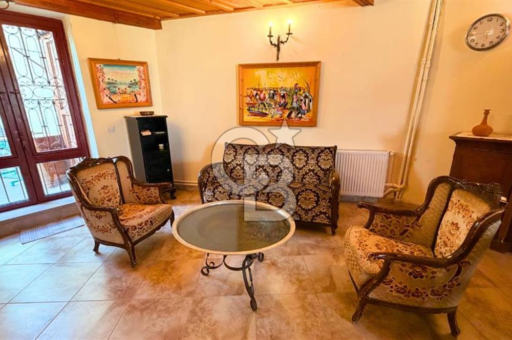 Ayvalık Merkezde Kiralık Avlulu Tarihi Rum Evi