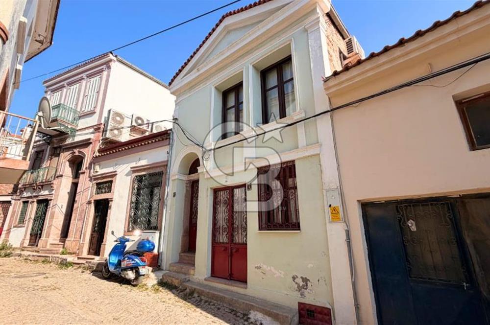 Ayvalık Merkezde Kiralık Avlulu Tarihi Rum Evi