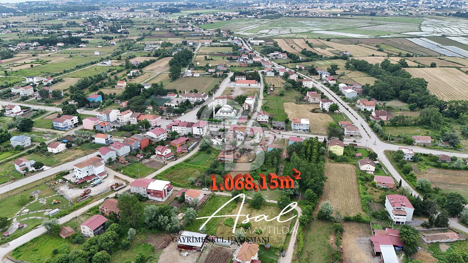 YÖRÜKLER'DE SAHİLE YAKIN 1.068 m² VİLLA İMARLI ARSA