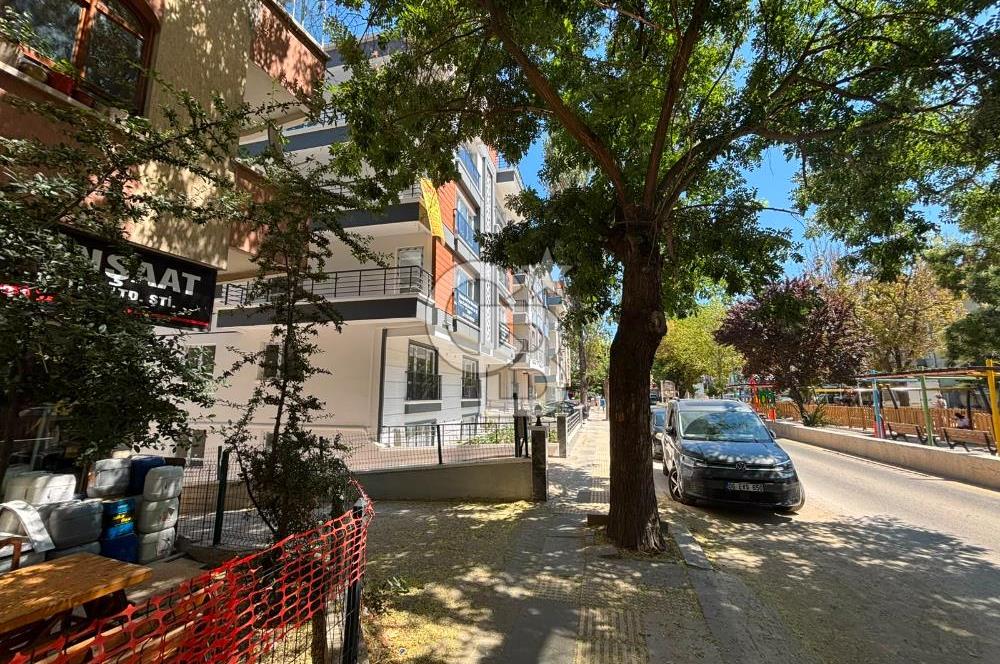 Çankaya İncesu Caddesi'nde Merkezi Konumda Sıfır 1,5+1 Çatı Dubleks