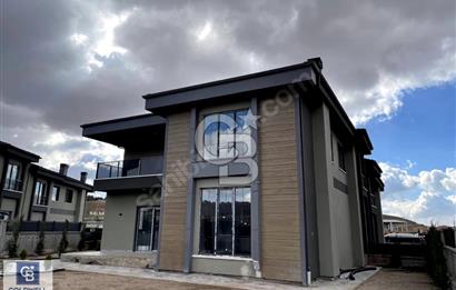 Aksaray Zafer Mahallesinde Satılık 5+1 Lüks Villa