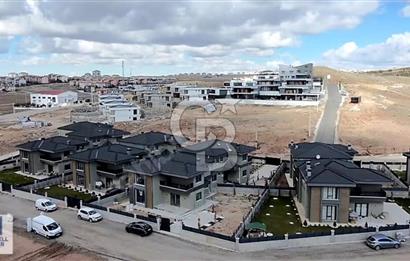 Aksaray Zafer Mahallesinde Satılık 5+1 Lüks Villa