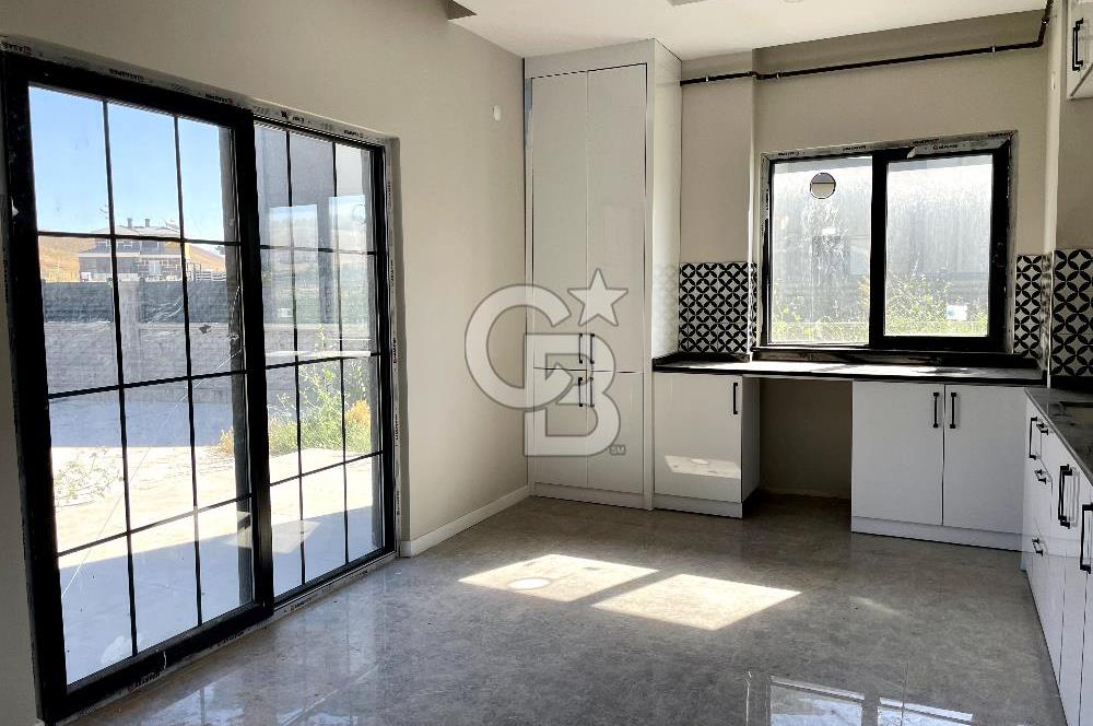 Aksaray Zafer Mahallesinde Satılık 5+1 Lüks Villa