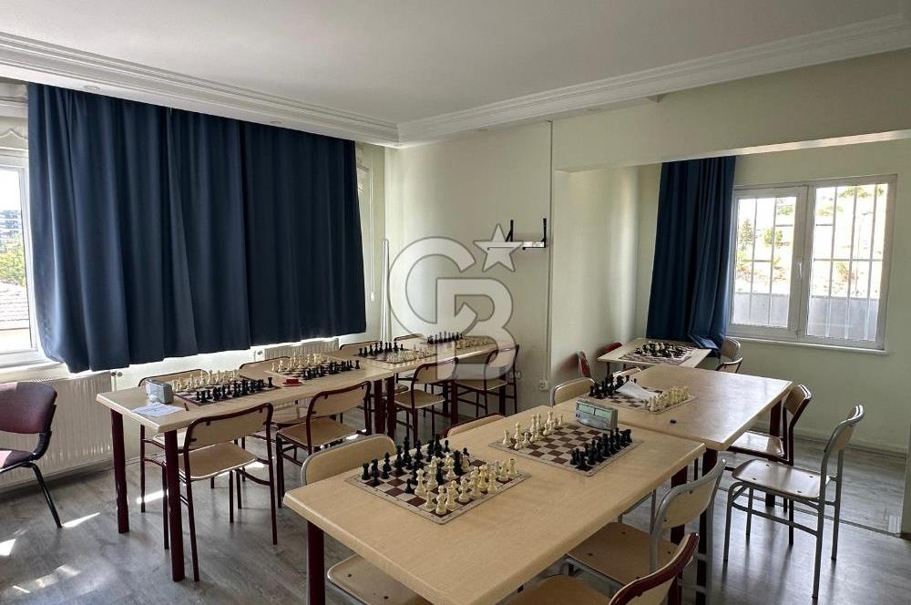 IRMAKKENT SİTESİ ANACADDE ÜZERİ KÖŞE PARSEL KİRALIK BİNA