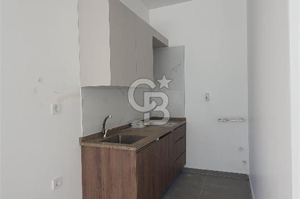  Altınova Cumhuriyet Mahallesinde Sıfır, Geniş Cepheli ve Mutfak/WC’li Kiralık İş Yeri / Dükkan