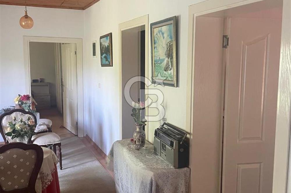 Kuşadası Kirazlı Köyü'nde 500 m² Arsalı, 6+2 Lüks Müstakil Ev