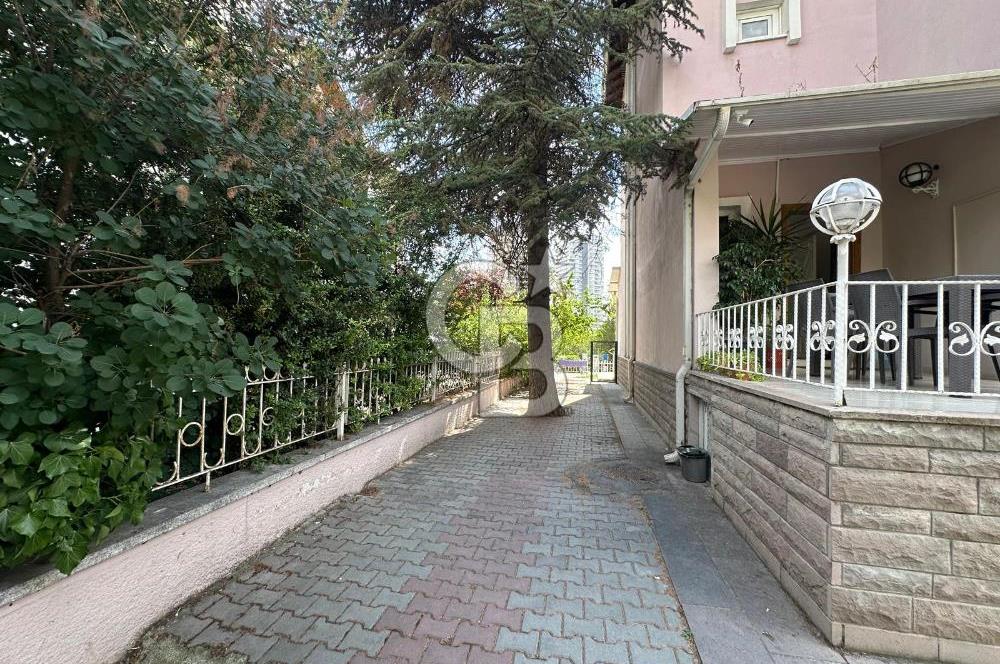 IRMAKKENT SİTESİ ANACADDE ÜZERİ KÖŞE PARSEL KİRALIK BİNA