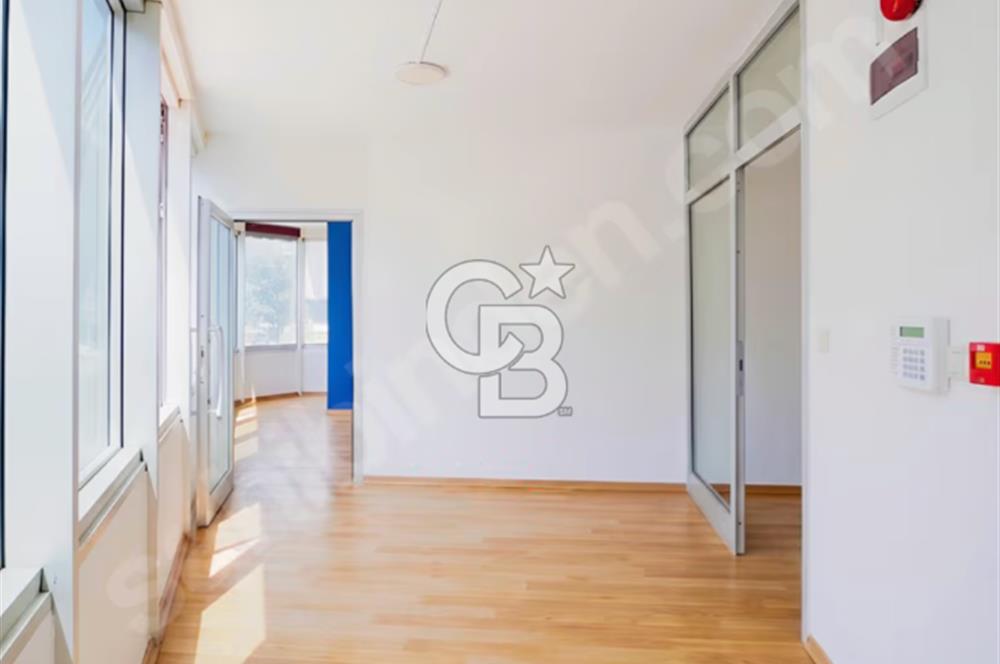 ESENYURT UFUK CADDESİ MERKEZİ KONUMDA KİRALIK 60 M2 OFİS
