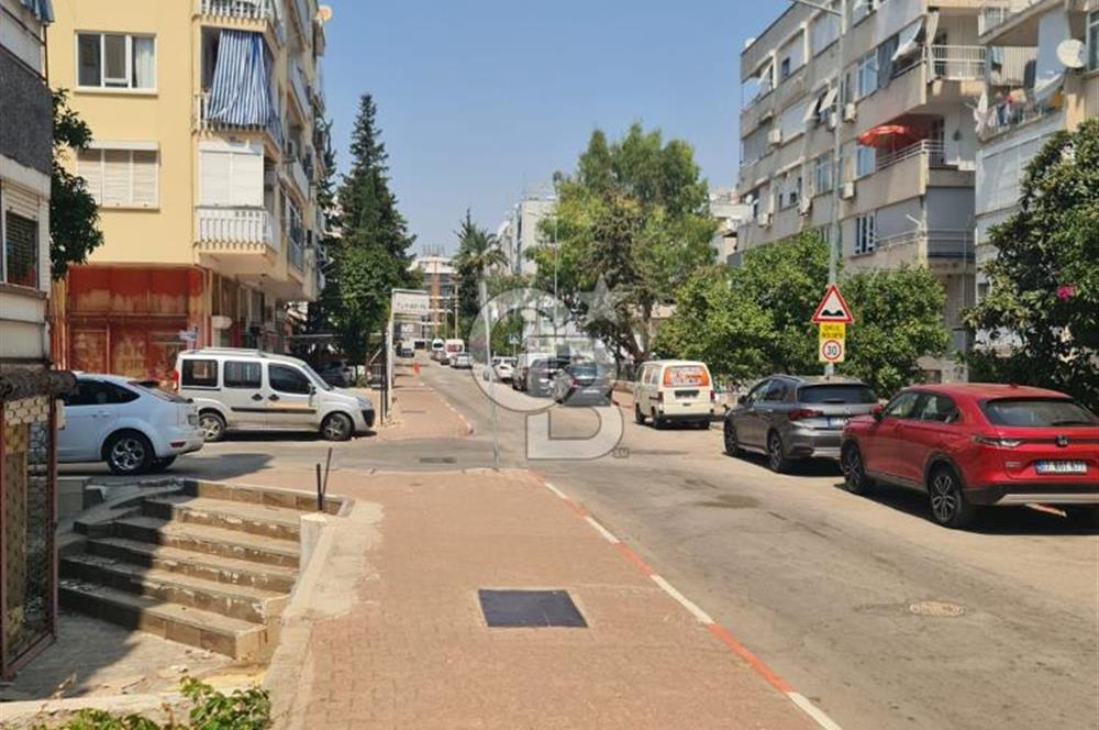 Memurevleri'nde Satılık Dükkan
