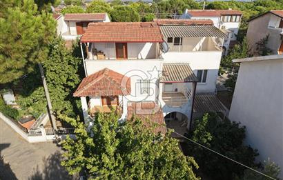 AYVALIK ALTINOVA ÇAMLIK SİTESİNDE 3+1 | ÇİFT BAHÇELİ VİLLA