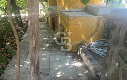 Kuşadası Kirazlı Köyü'nde 500 m² Arsalı, 6+2 Lüks Müstakil Ev